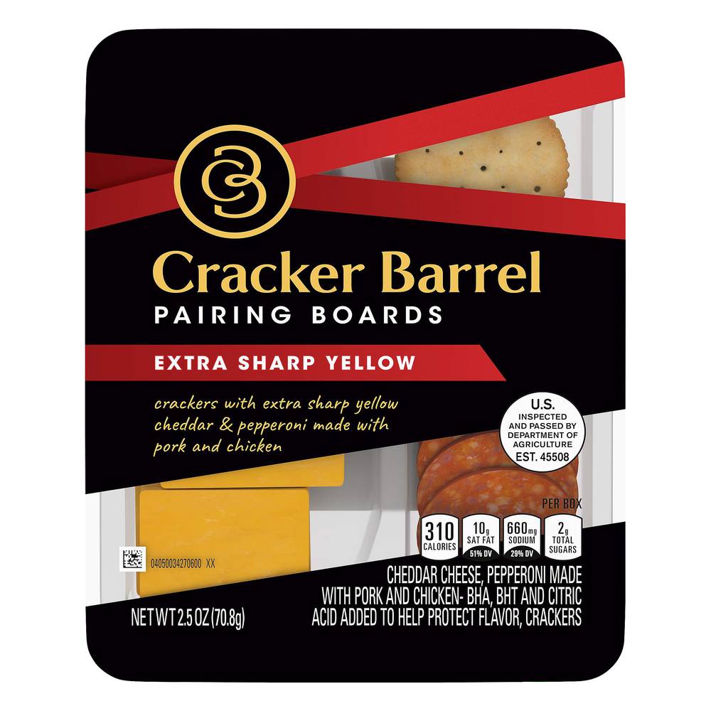 Cracker Barrel Pairing Boards Extra Sharp Yellow Cheddar, Pepperoni Slices & Crackers (2.5 oz)