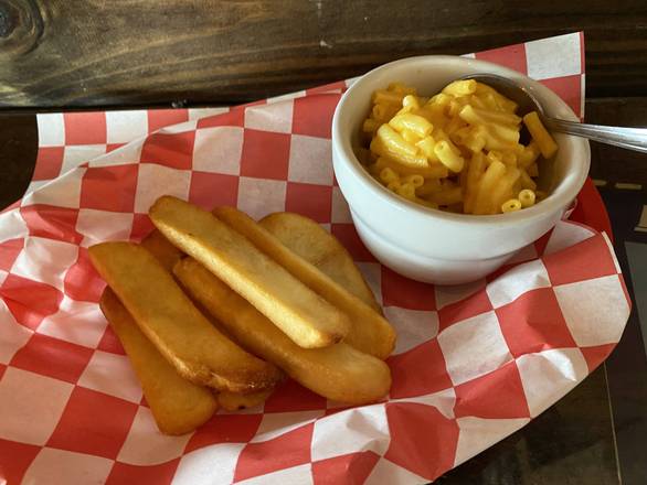 Order Kids Macaroni & Cheese food online from Lindburgers store, Jupiter on bringmethat.com