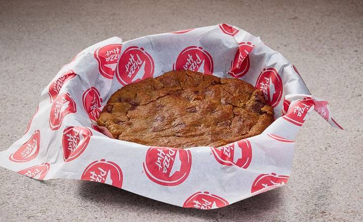 Nybakad stor Cookie dough med choklad