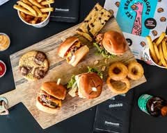 Les Bébés Burgers - by Ko