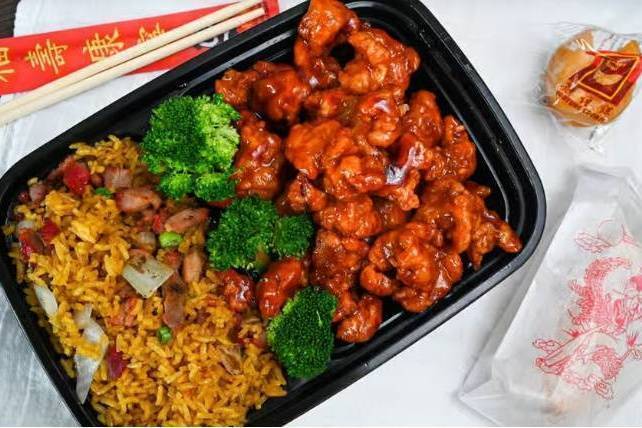 C9.General Tso Chicken Combo Platter