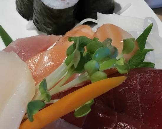 Sashimi Deluxe Lunch