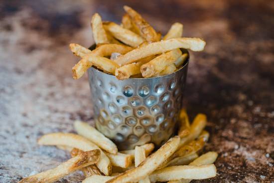 HAND-CUT SKIN ON FRIES (VE)