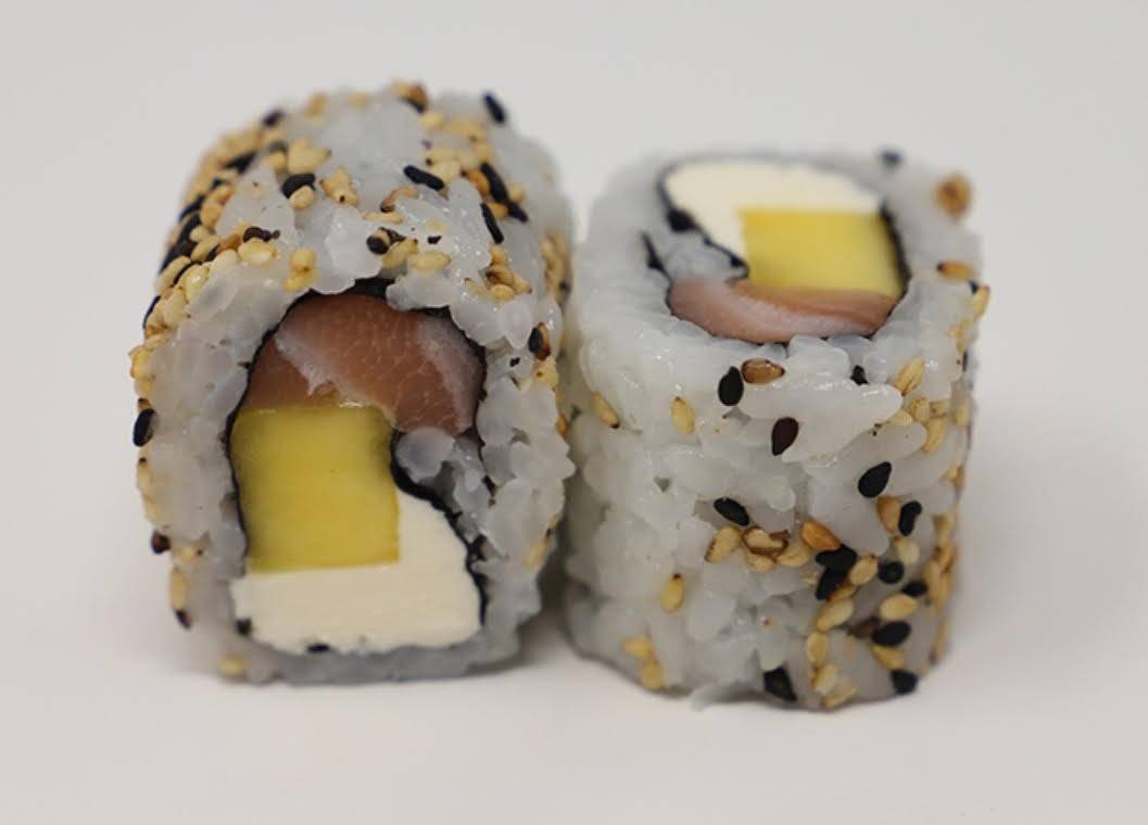 44- California roll saumon mangue cheese