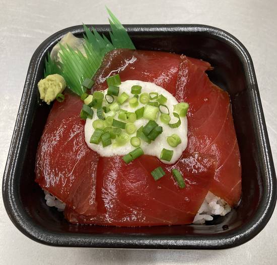 づけとろろ丼　Soy sauce-marinaded tuna grated yam bowl