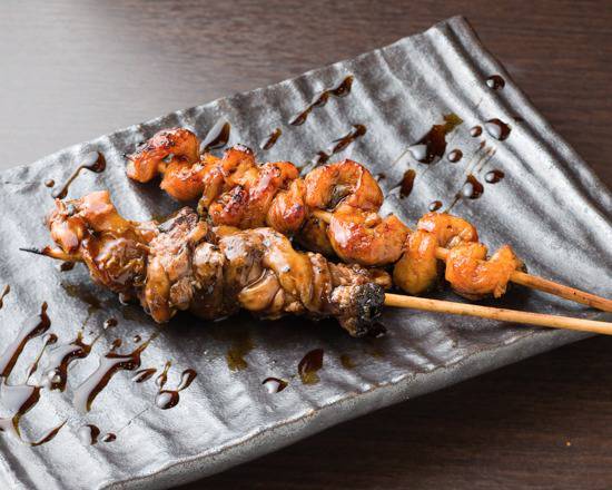 肝串・くりから（各1本）Grilled Liver on Sticks .Grilled Eel on Sticks (1 of Each)