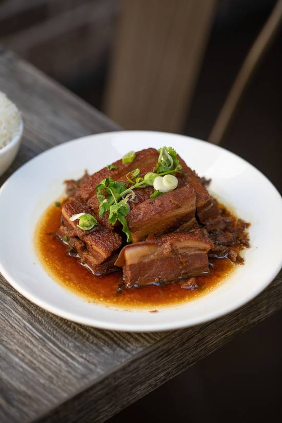 梅菜扣肉飯 Braised Pork Belly