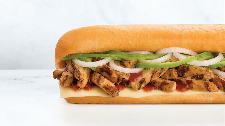 Large Louisiana Pepper Chicken Sub Combo / Grand sandwich au poulet au poivre de Louisiane