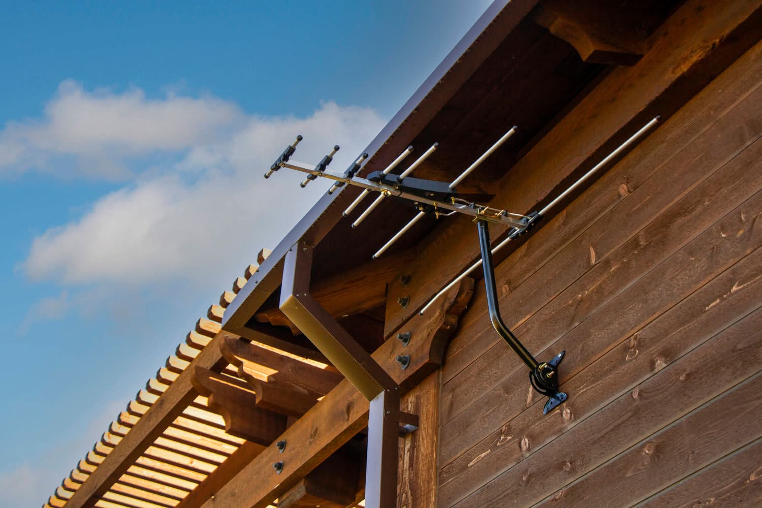 GE Yagi Directional Outdoor HD UHF VHF TV Antenna