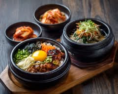 はるら山ビビンバ＆スンドゥブ비빔밥 & 순두부 / Authentic Myeongdong Bibimbap & Rich Sundubu