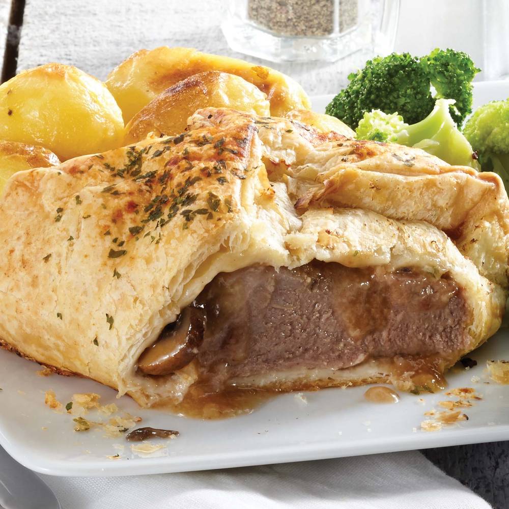 M&M Food Market Beef Wellington (220 g)