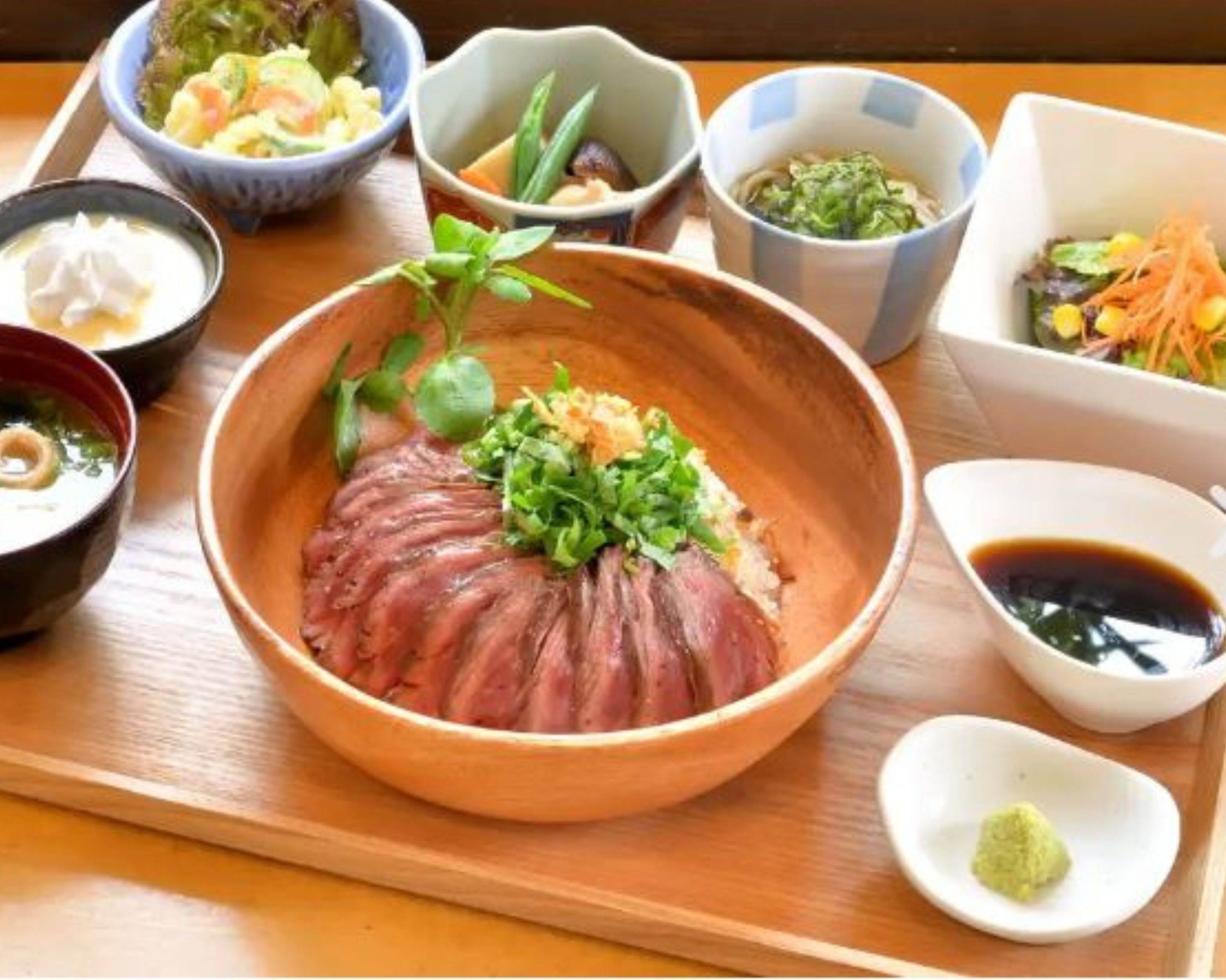黒兵衛さん専用 福山の元祖ステーキ丼専門店 黒ベぇさん - 福山の元祖ステーキ丼