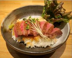 【神戸ビーフ丼＆ビー�フバーガーがイチオシ！】串焼き神戸牛 Kushiyaki Kobe beef