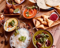 Curry Up + Thai Me Up, Bryanston