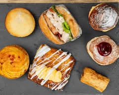 CJs Pastries (Steve Irwin Way Glass House Mountains)