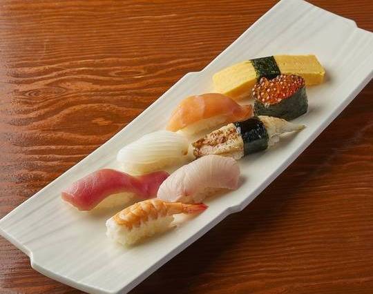 小梅 6貫 （さび抜き） Small Regular (6 Pieces - Without Wasabi)