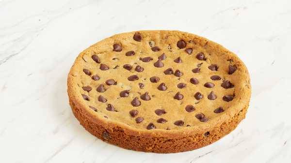 King Chocolate Chip Cookie