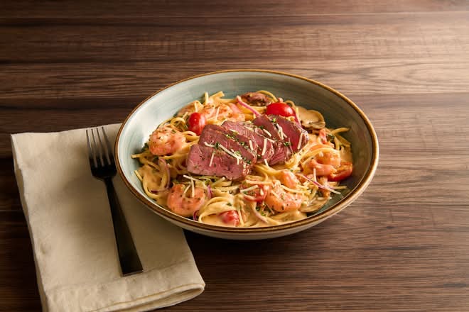 Bistro Steak & Shrimp Alfredo Linguine*