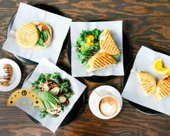 Bee Healthy Cafe (City Place Tower)