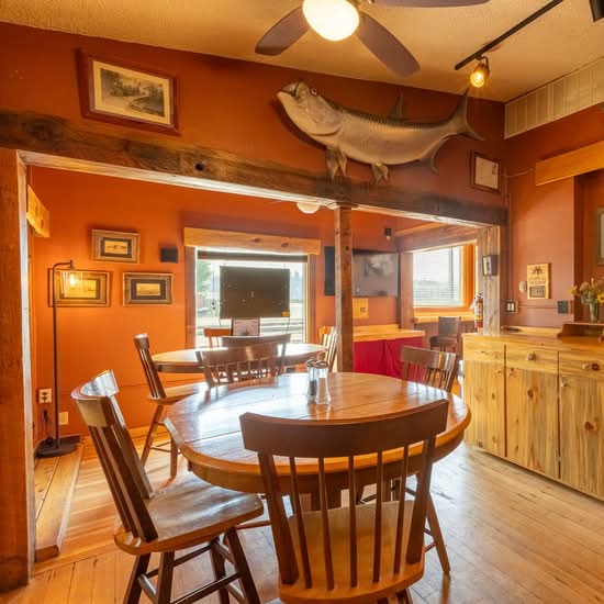 The Hub Saloon