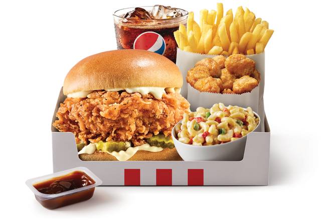 Fameux sandwich au poulet de PFK en ultime boîte-repas / KFC Famous Chicken Chicken Ultimate Box Meal