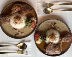 【こだわりのスパイスの効いたカレーを】カレークラブ 円山【札幌 中央】