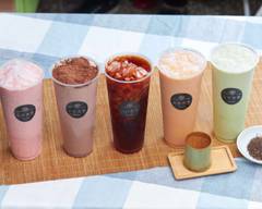 石牌夜市 小何泰泰Thai Style Milk Tea