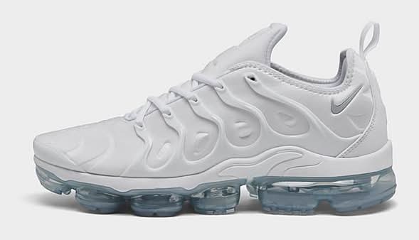 vapormax plus nike white