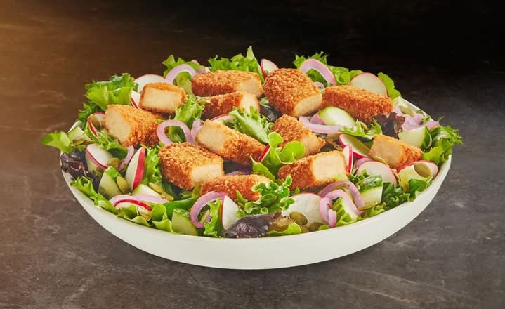Salade maison avec lanières végé croustillantes / House Salad with crispy veggie strips