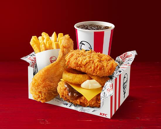 ガーリックソースの凄肉オニオンフィレバーガーよくばりセット Onion Fillet Double Down Burger Abundant Combo