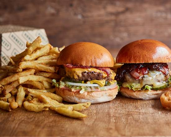 Meal Bundle for 2: Burgers + Rings