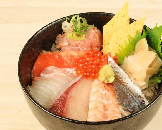 海鮮ネタ「7種」丼 Seafood Topping [7 Different Types] Rice Bowl