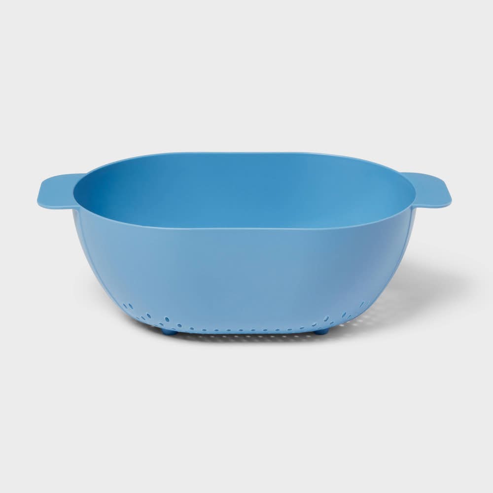 Room Essentials Plastic Colander 3.08 L, Blue