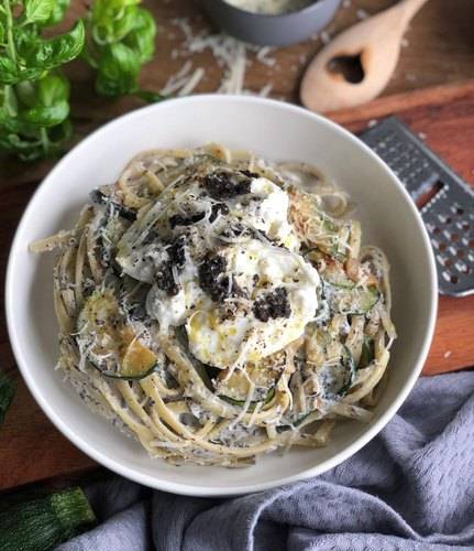 Pasta crème de truffe burratta et parmesan