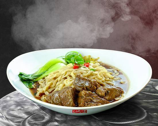 A10 Braised Beef Shank with Noodle in Soup 洪燒腱心麵