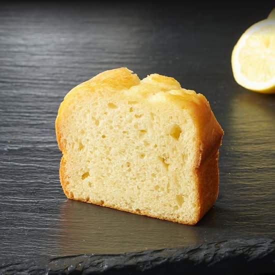 Part de cake aux zestes de citron