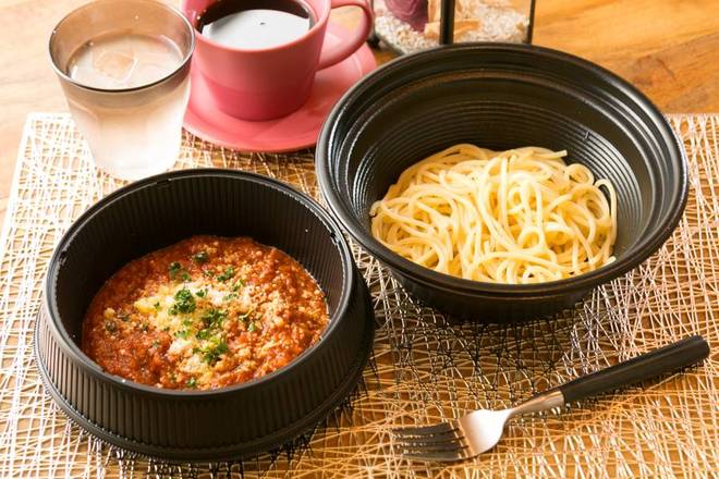 自家製ボロネーゼ　　ブカティーニ(生パスタ）