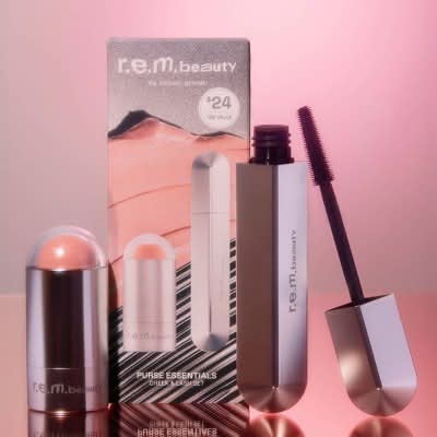 r.e.m. beauty PURSE ESSENTIALS セット R.E.M. Beauty Purse Essentials Cheek & Lash Set Delivery Near Me