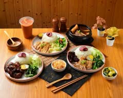 WANCHUAN 萬川雞飯 肉骨茶