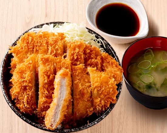熟成ダブルミルフィーユ新潟タレかつ丼～わかめ味噌汁セット～