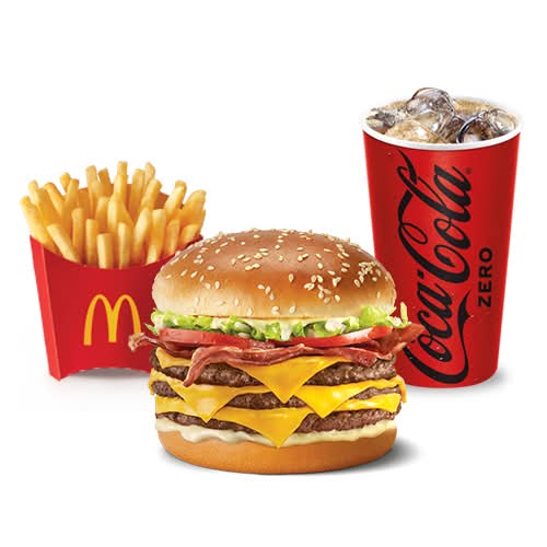 McTrío Grand Bacon Deluxe Triple mediano