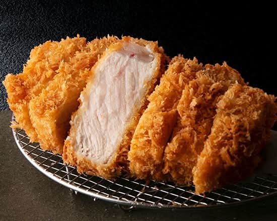 【大満足！】熟成厚切りロースかつ弁当