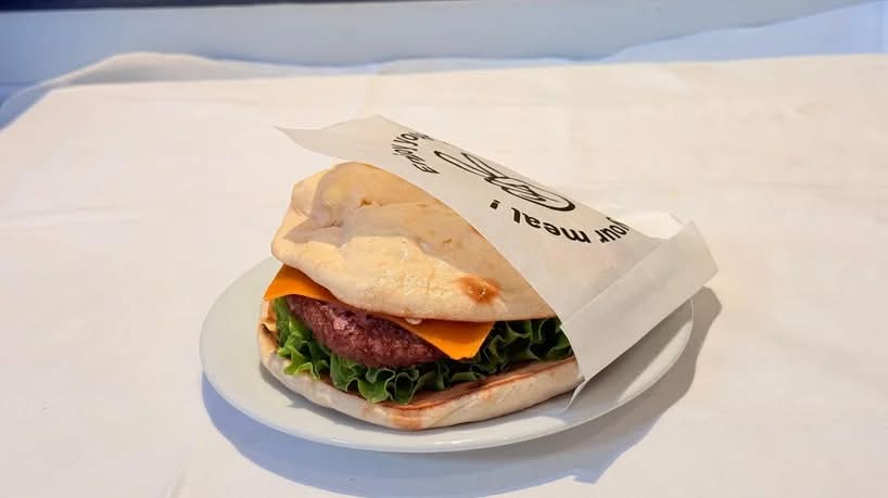 🍔 Beef Naan Burger