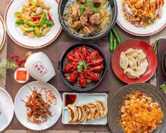 馋嘴臭豆腐·小吃城堡 本場中国屋台料理