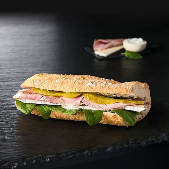 Le sandwich brie & jambon aux herbes