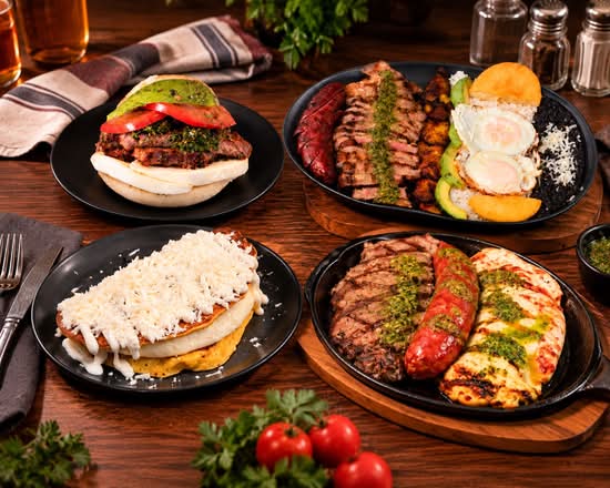 Pa'l Carajo Arepa Lounge