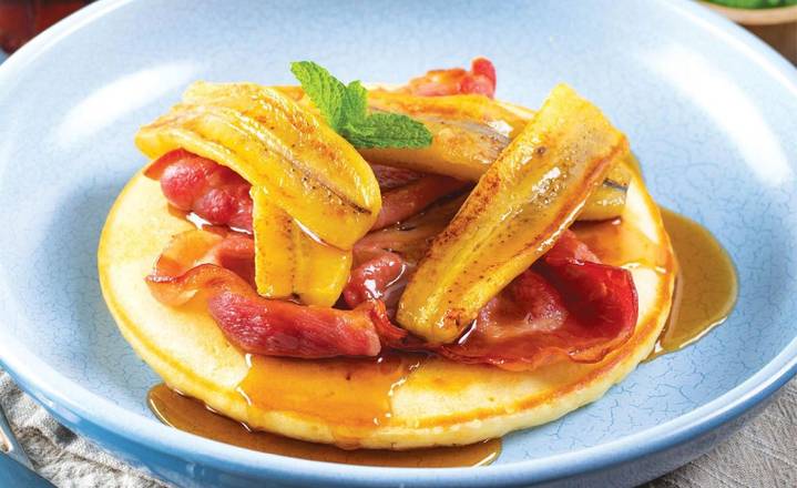 Giant Fluffy Pancake with Bacon & Banana