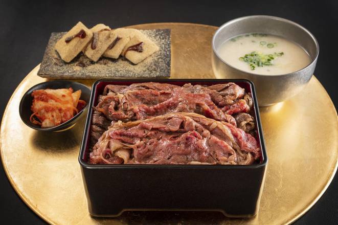 ＜定食＞割りしたで作る黒毛和牛丼　ごはん大盛 <Set Meal> Black Wagyu Beef Rice Bowl with Sukiyaki Stock Rice Large