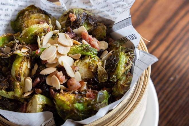 Bacon-almond crunch Brussels Sprouts 煙肉杏仁炸包心菜