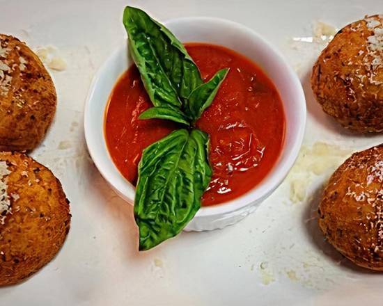 Risotto Balls (Cheese Only) w/ (Marinara or Vodka Sauce)